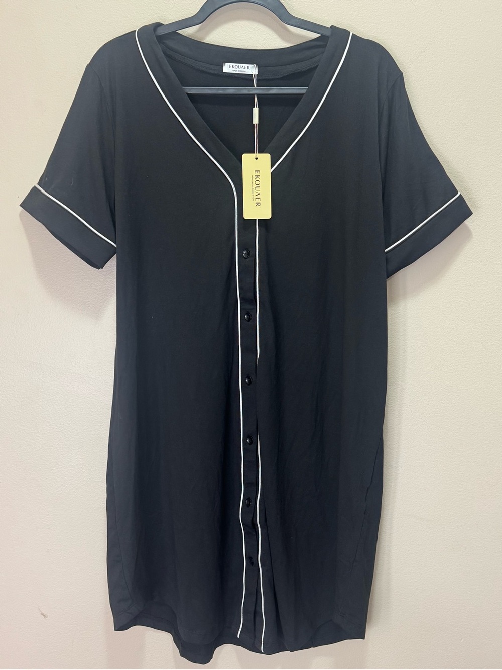 NWT Ekouaer Black Short Sleeve Button-Front Nightshirt with White Piping